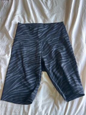 Lululemon Le Tigre Camo Wunder Train High Rise Short 8”